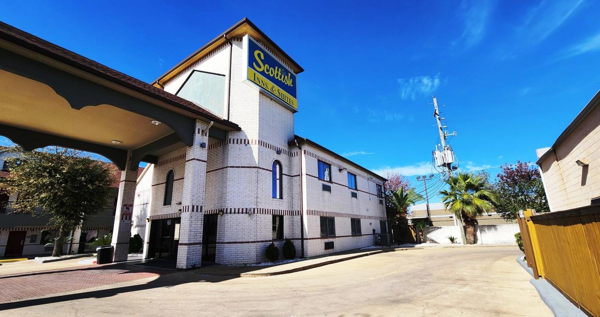 Scottish Inn & Suites Sam Houston Parkway Exterior photo